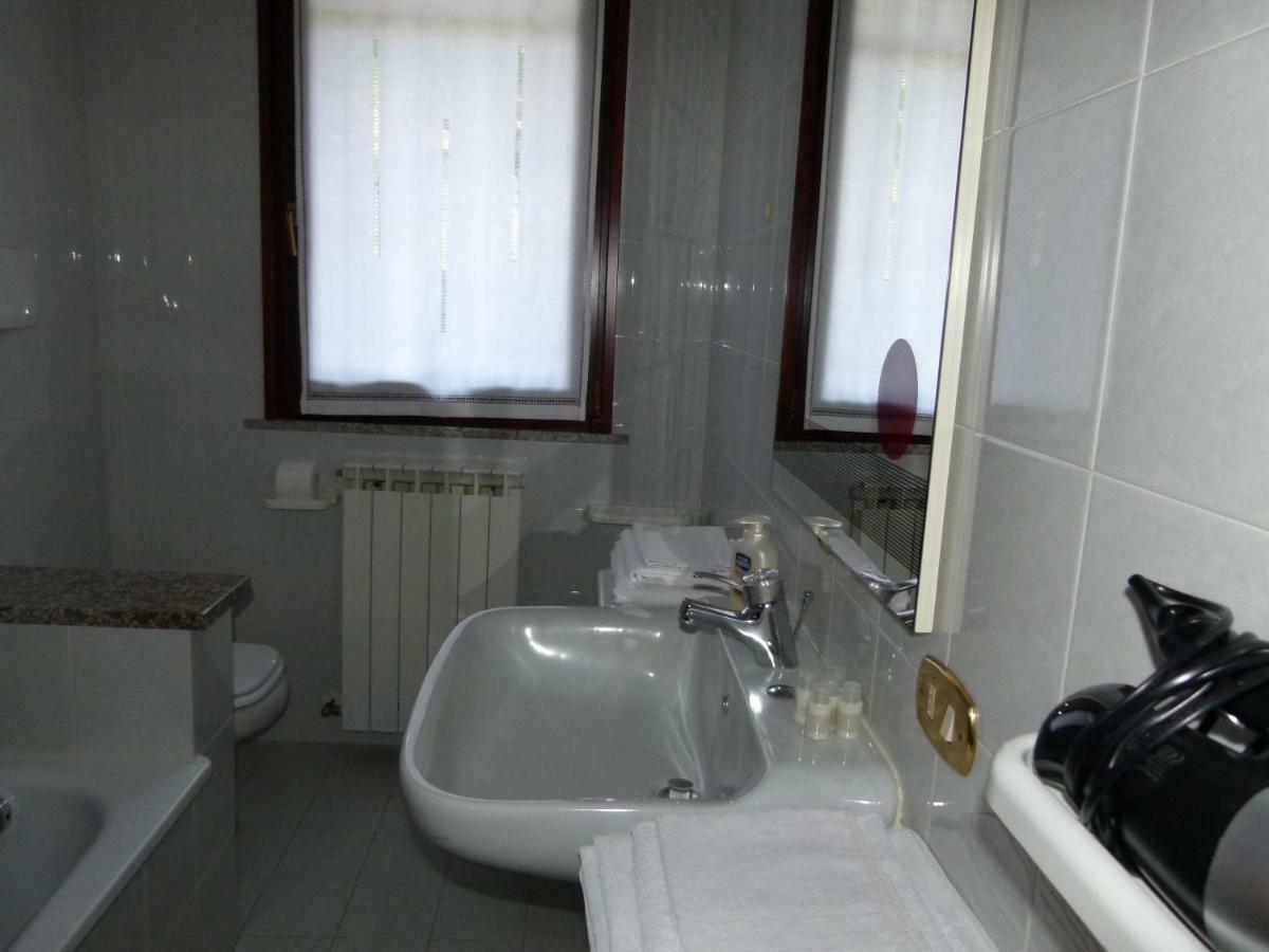 B&B La Poiana Canavaccio di Urbino ภายนอก รูปภาพ